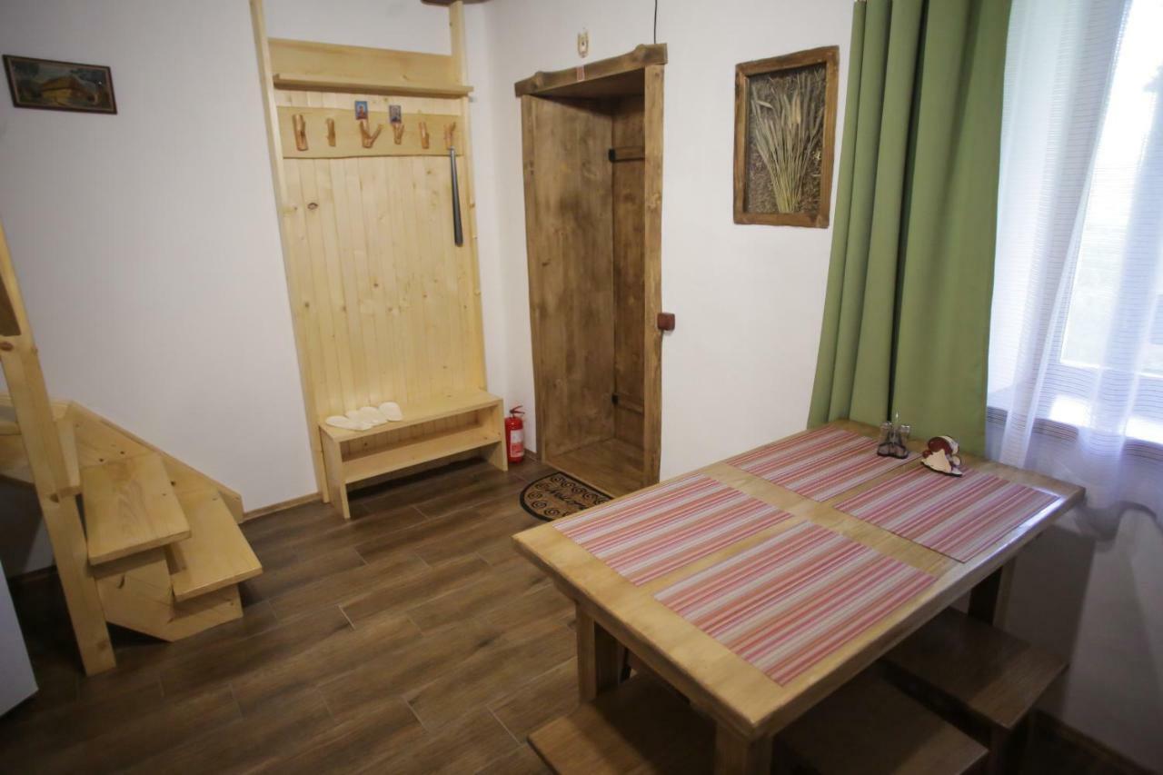Еко Дім З Соломи Villa Solochyn Eksteriør billede
